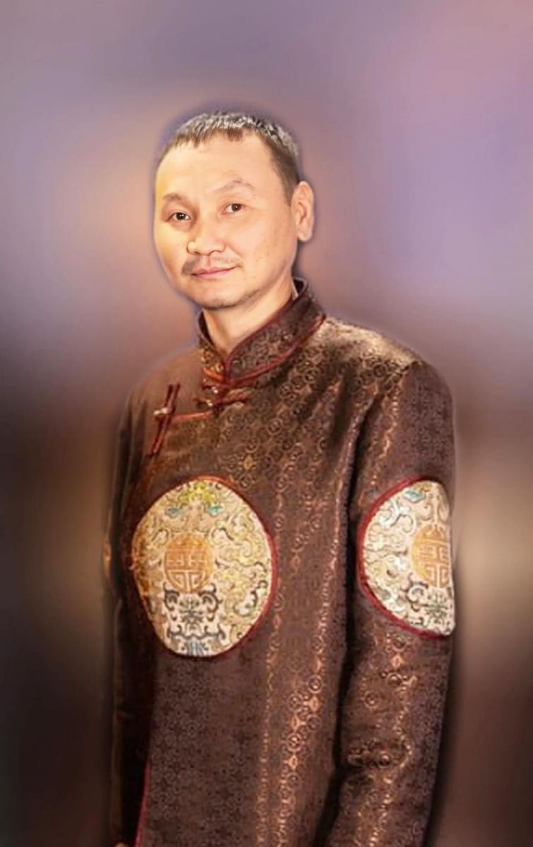 Сегодня свой светлый день рождения отмечает Ангыр-оол Ондар, музыкант (бас-гитарист) нового состава легендарной группы "Аян" Тувгосфилармонии им. В.М. Халилова.
